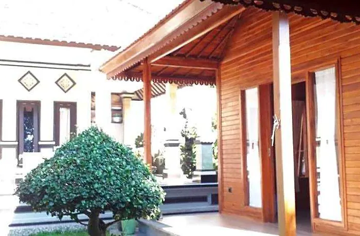 ホテル Dsari Undisan At Desa Wisata Undisan *