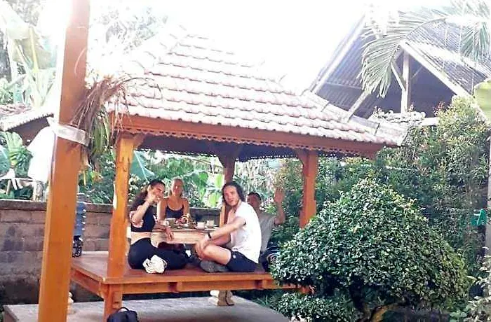 ホテル Dsari Undisan At Desa Wisata Undisan *